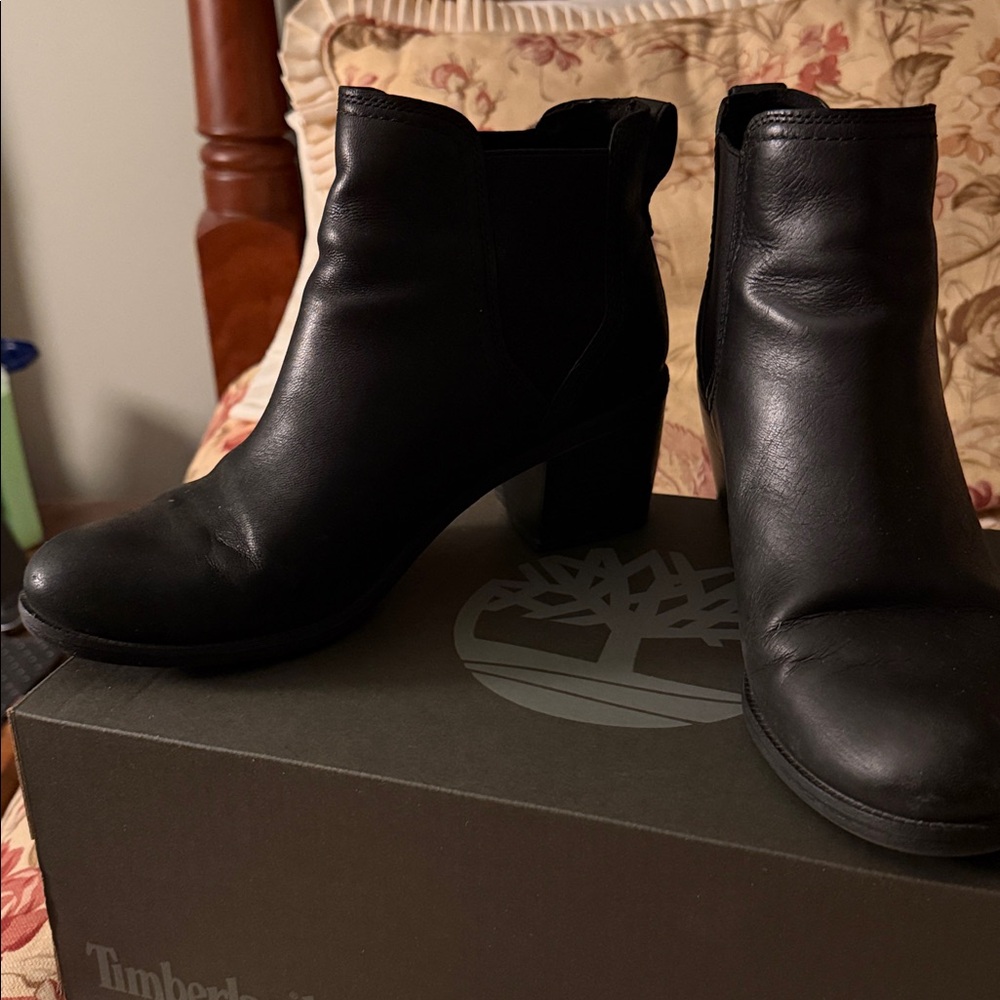 Timberland Sleek Black Ankle Boots